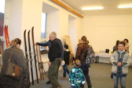 Wystawa starego sprzętu narciarskiego